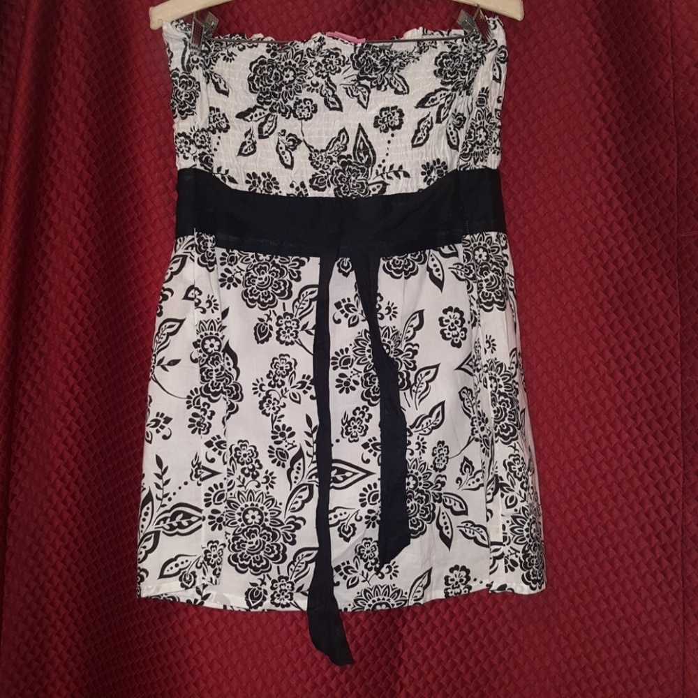 Sleeveless patterned top - Picture 2 of 3